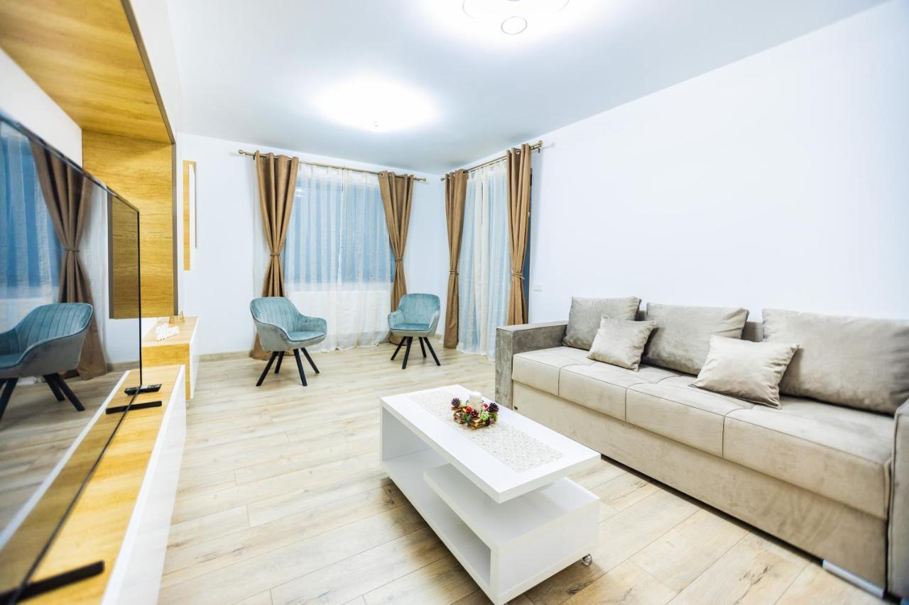Brigitte Apartment Braşov Buitenkant foto