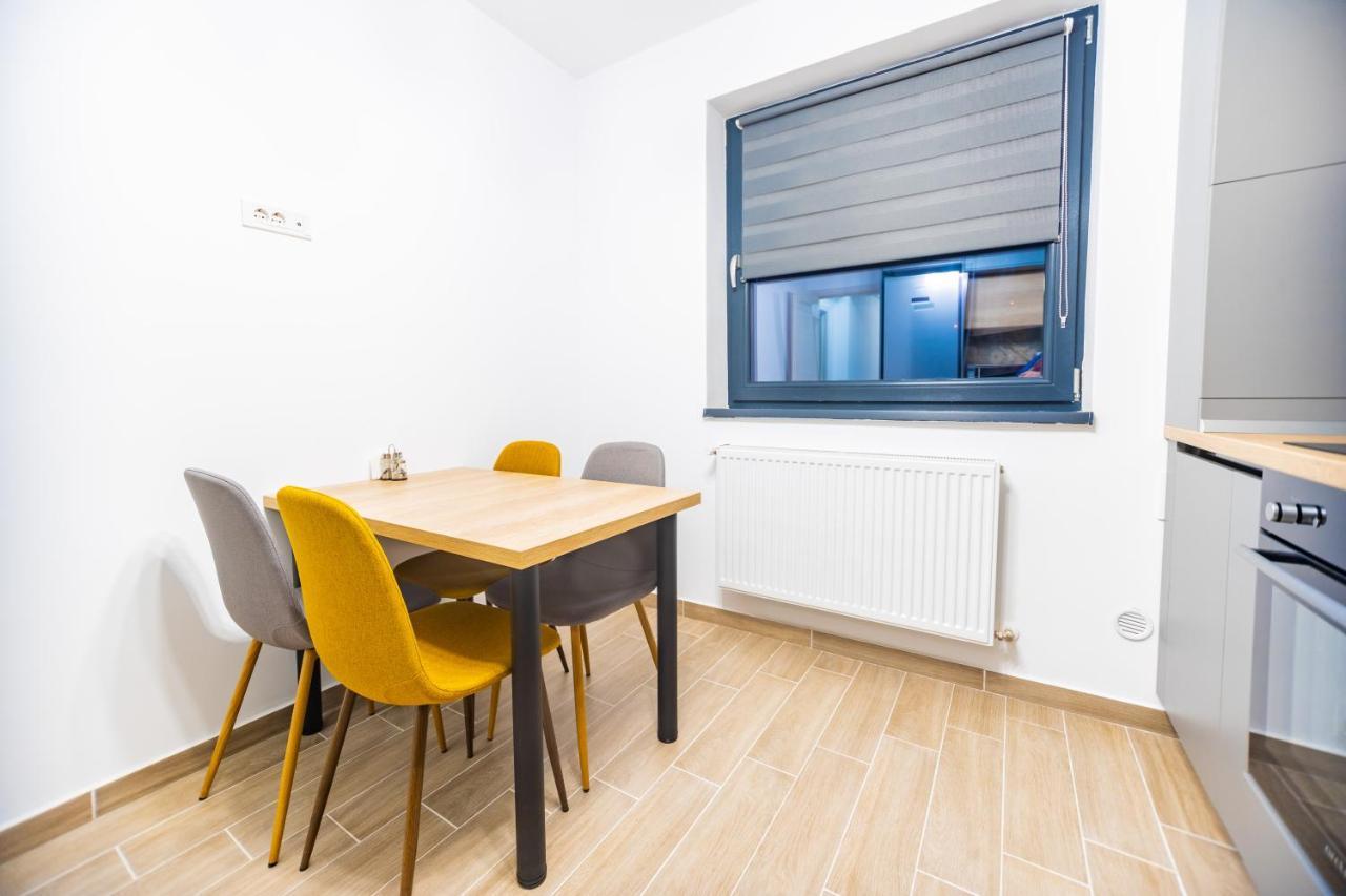 Brigitte Apartment Braşov Buitenkant foto