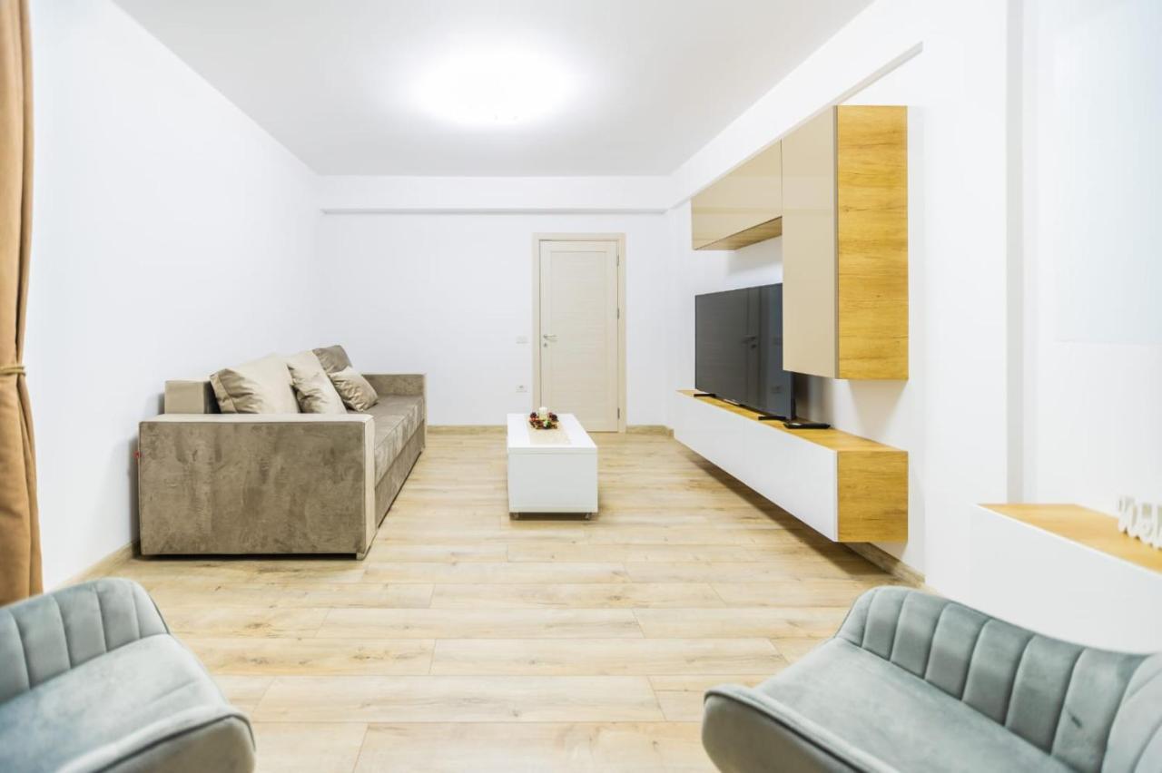 Brigitte Apartment Braşov Buitenkant foto