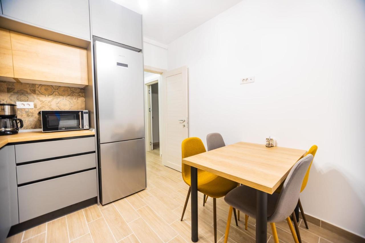 Brigitte Apartment Braşov Buitenkant foto