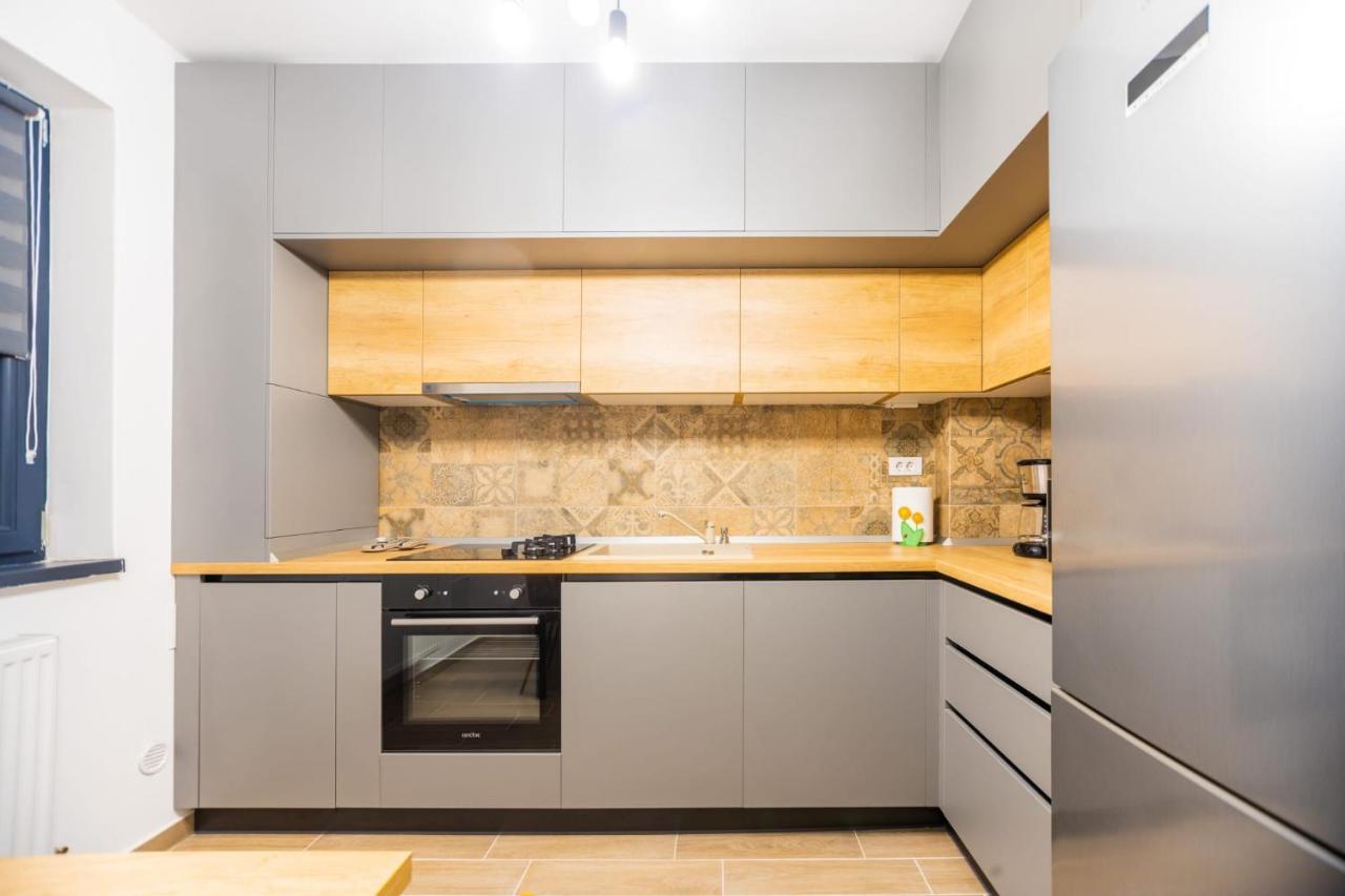 Brigitte Apartment Braşov Buitenkant foto