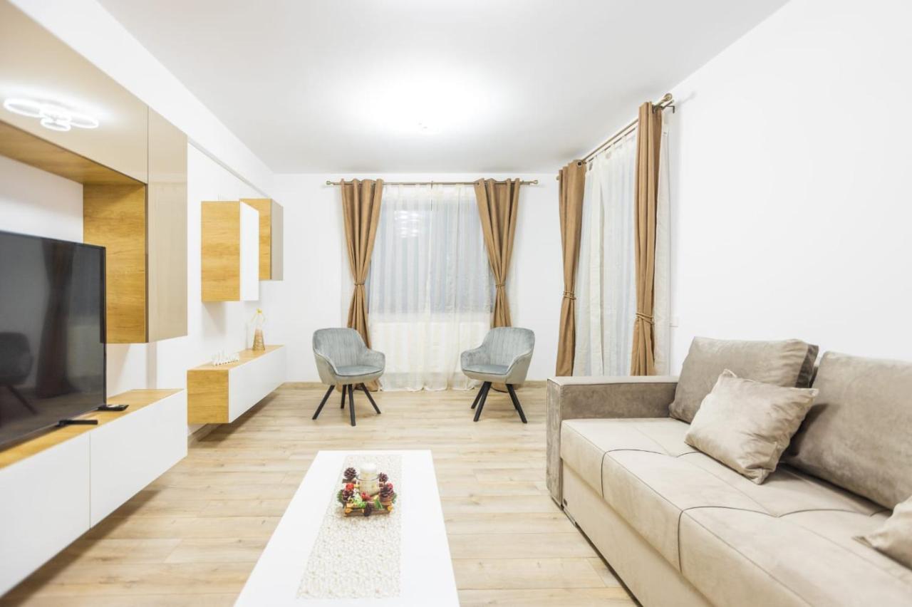 Brigitte Apartment Braşov Buitenkant foto