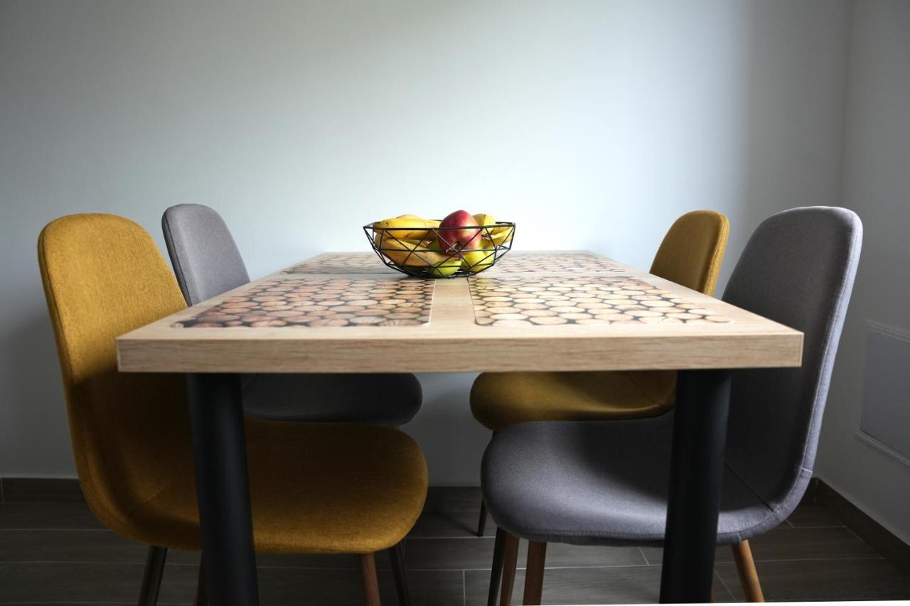 Brigitte Apartment Braşov Buitenkant foto